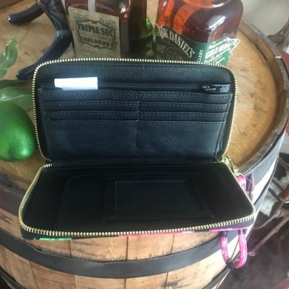 BETSEY JOHNSON Black Roses POUCH WRISTLET WALLET - Picture 4 of 5